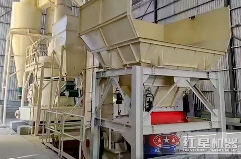 細(xì)粉磨現(xiàn)場(chǎng) 細(xì)粉磨現(xiàn)場(chǎng)